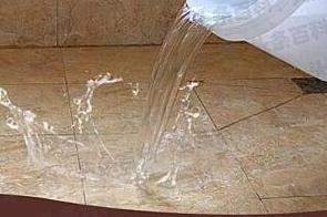 新宾漏水维修 免砸砖防水材料该如何施工